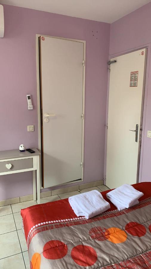 Hotel Du Cygne De La Croix Blanche Lailly-en-Val 外观 照片