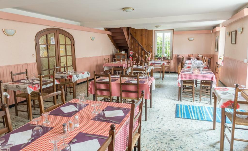 Hotel Du Cygne De La Croix Blanche Lailly-en-Val 外观 照片