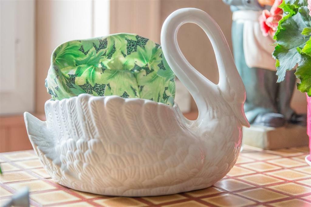 Hotel Du Cygne De La Croix Blanche Lailly-en-Val 外观 照片